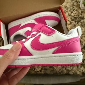 Nike Kids Sneakers in Pink and White